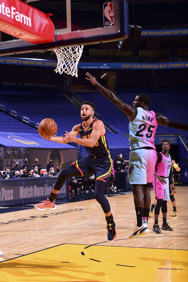 今日菲尼克斯的太阳炙烤洛杉矶快船队 今日菲尼克斯的太阳炙烤洛杉矶快船队